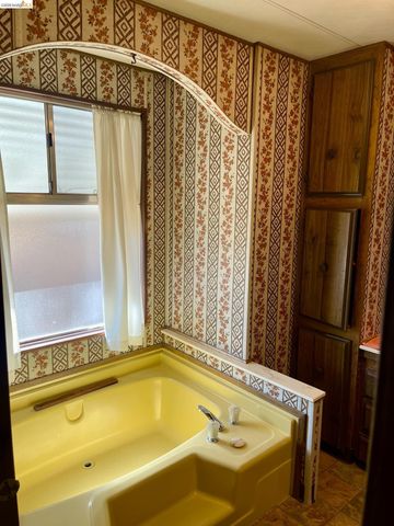 19361 Cherokee Rd, Tuolumne, CA 95379