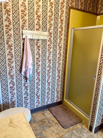 19361 Cherokee Rd, Tuolumne, CA 95379