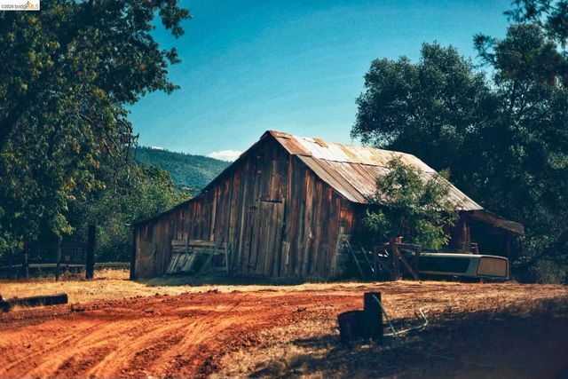19361 Cherokee Rd, Tuolumne, CA 95379