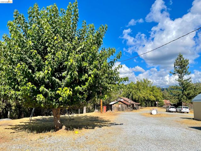 19361 Cherokee Rd, Tuolumne, CA 95379