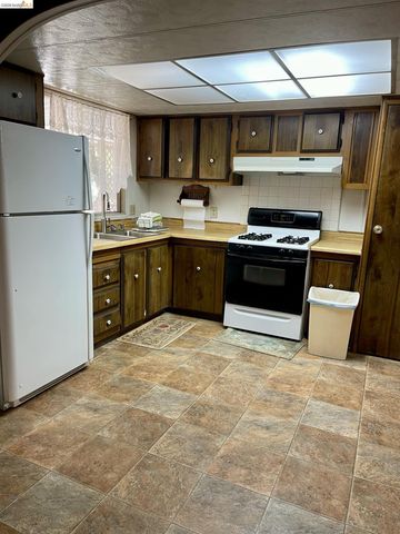 19361 Cherokee Rd, Tuolumne, CA 95379