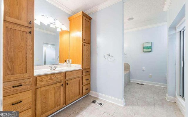 1058 David Mullis Road, Rentz, GA 31075