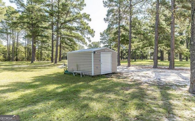 1058 David Mullis Road, Rentz, GA 31075