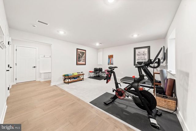 224 AVALON DR, Media, PA 19063