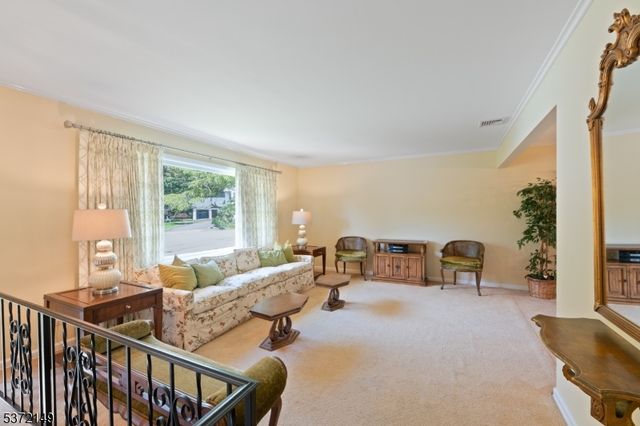 46 Mccall Ave, Livingston Twp., NJ 07039