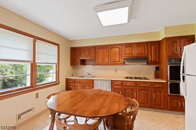 46 Mccall Ave, Livingston Twp., NJ 07039