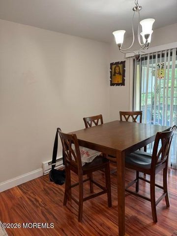 16 Pine Cluster Circle H, Manalapan, NJ 07726