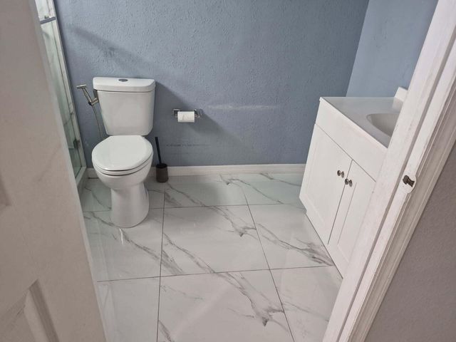 7211 NW 174th Terrace 203, Hialeah, FL 33015