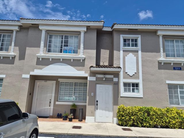 7211 NW 174th Terrace 203, Hialeah, FL 33015