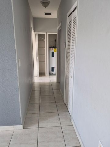 7211 NW 174th Terrace 203, Hialeah, FL 33015
