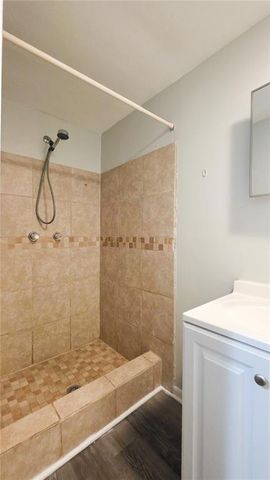 142 N BELLAIRE Avenue, Kansas City, MO 64123