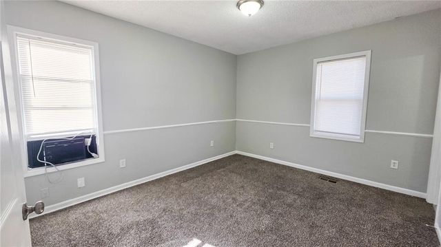142 N BELLAIRE Avenue, Kansas City, MO 64123