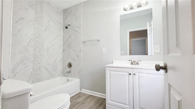 142 N BELLAIRE Avenue, Kansas City, MO 64123