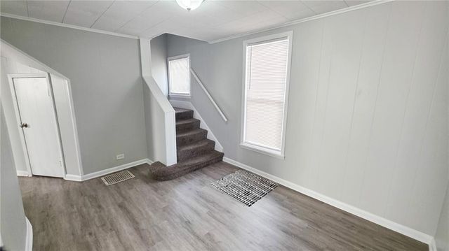 142 N BELLAIRE Avenue, Kansas City, MO 64123