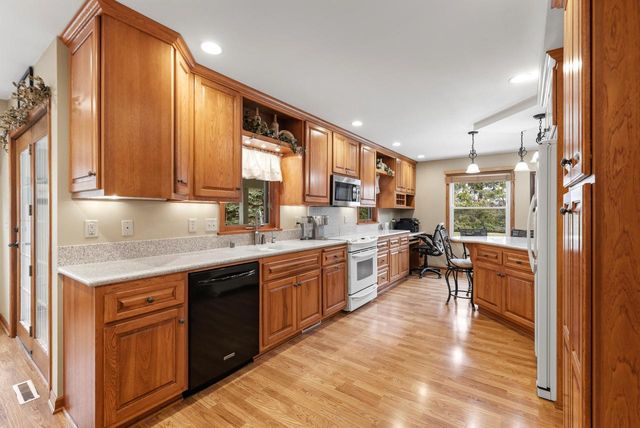 2658 Northwoods LANE, Port Washington, WI 53074