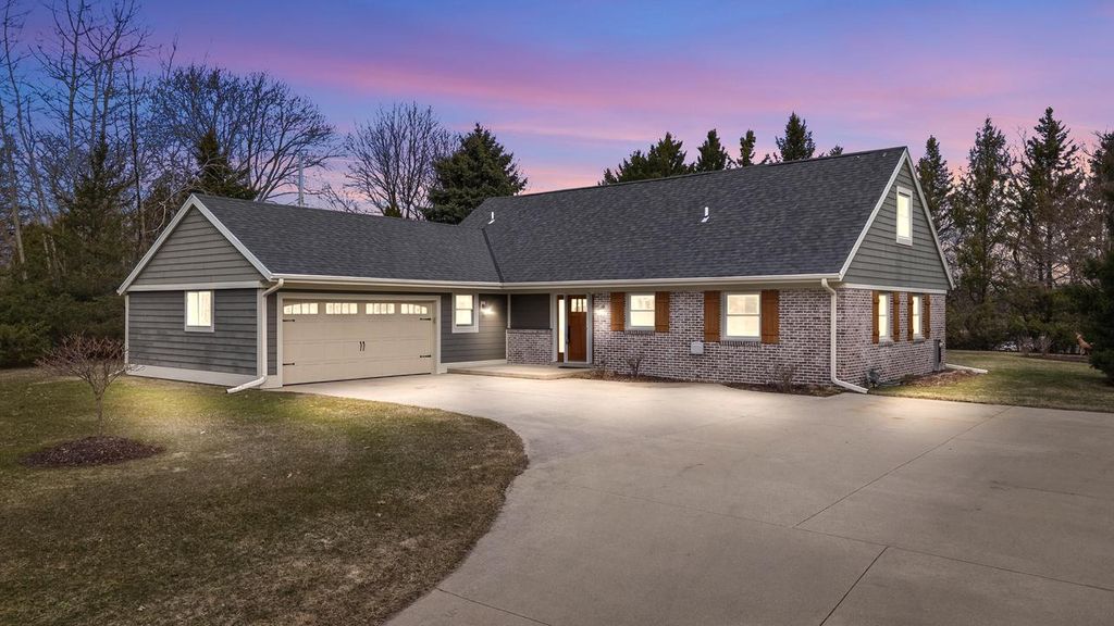 2658 Northwoods LANE, Port Washington, WI 53074