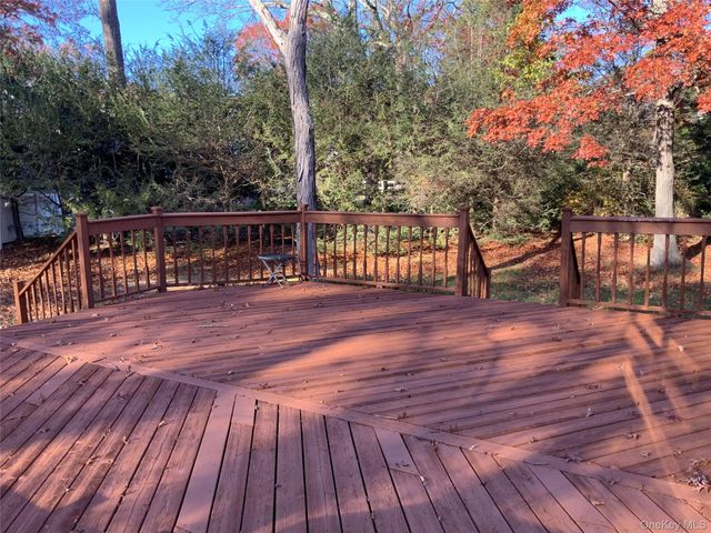 20 Gildare Drive, East Northport, NY 11731