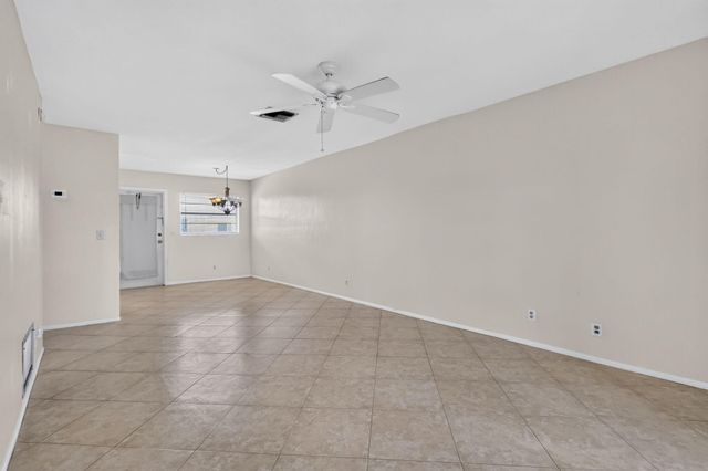 2182 NE 1st Way 202, Boynton Beach, FL 33435