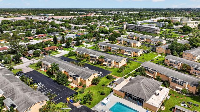2182 NE 1st Way 202, Boynton Beach, FL 33435