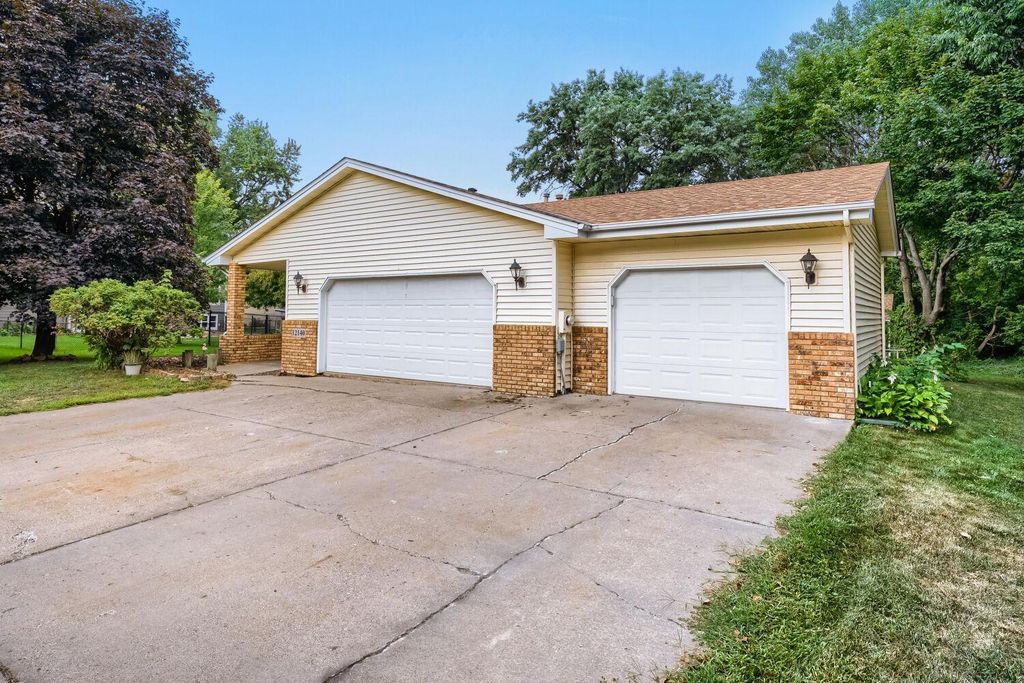 12140 Kenyon Court NE, Blaine, MN 55449 — photo 5