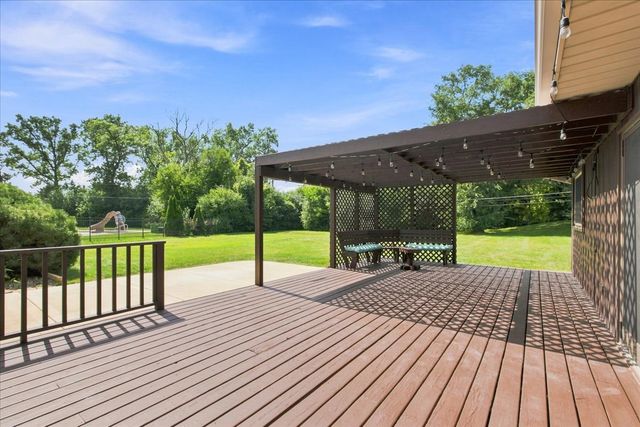 6 Meadowood Drive, Oak Brook, IL 60523