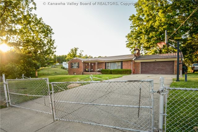 5115 Dean Drive, Charleston, WV 25313
