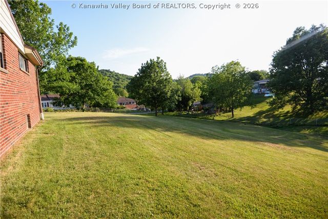 5115 Dean Drive, Charleston, WV 25313
