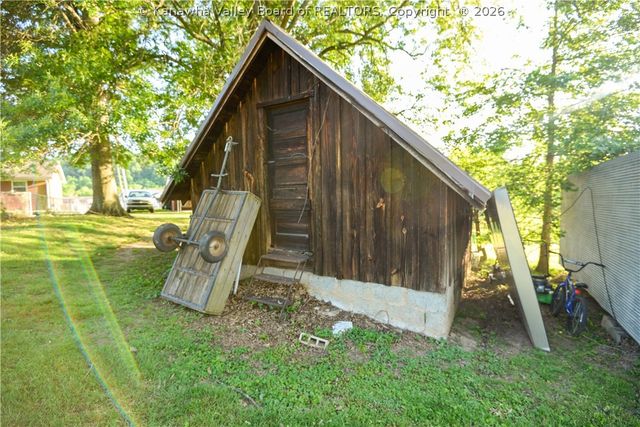 5115 Dean Drive, Charleston, WV 25313