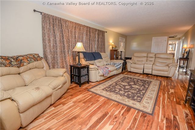 5115 Dean Drive, Charleston, WV 25313