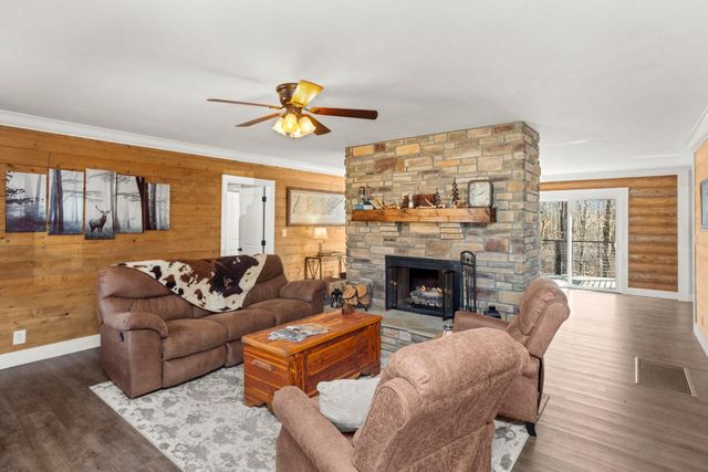 1300 Ridge Rd, Dickson, TN 37055