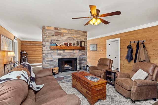 1300 Ridge Rd, Dickson, TN 37055