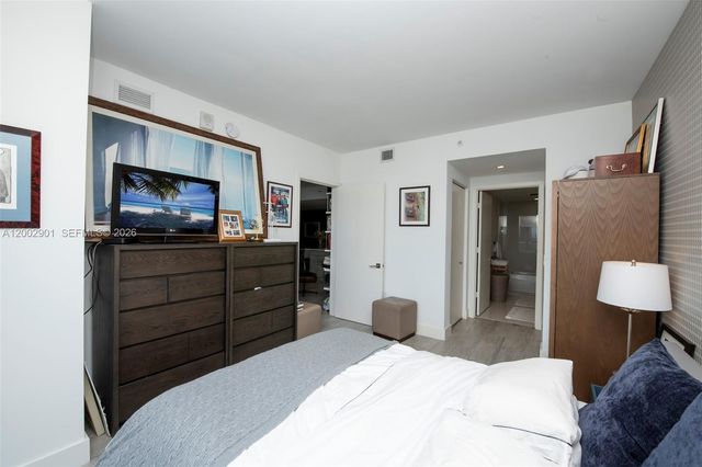 121 NE 34th St 1607, Miami, FL 33137