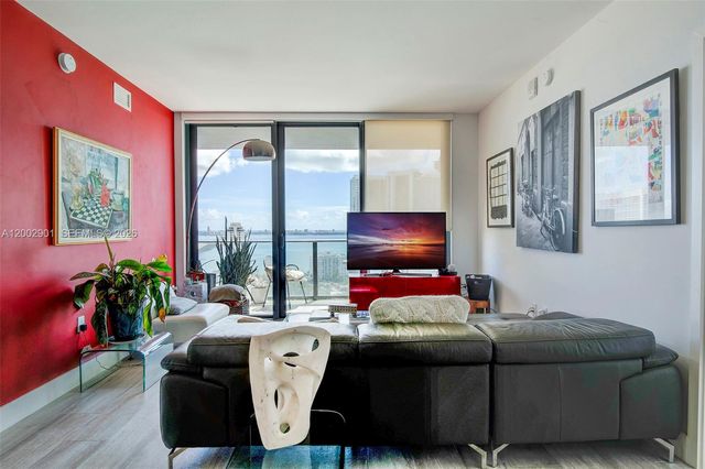 121 NE 34th St 1607, Miami, FL 33137