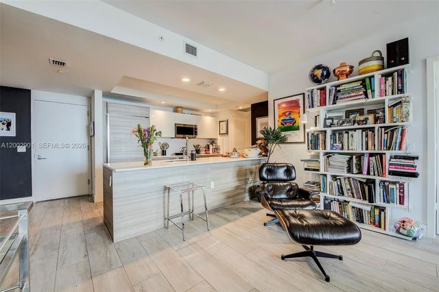 121 NE 34th St 1607, Miami, FL 33137