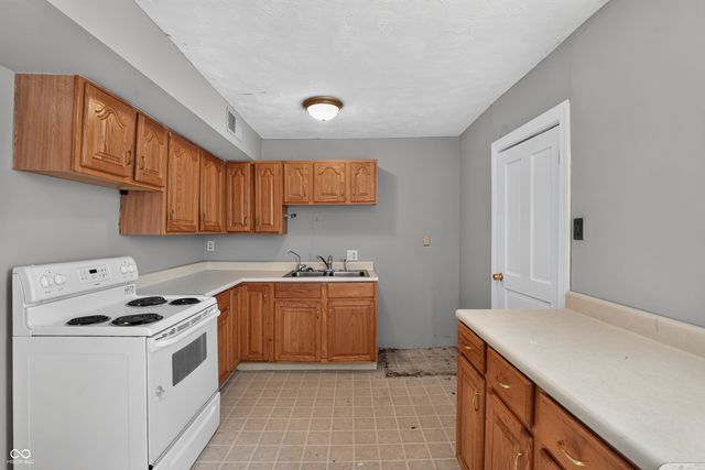 4640 W 73rd Street, Indianapolis, IN 46268