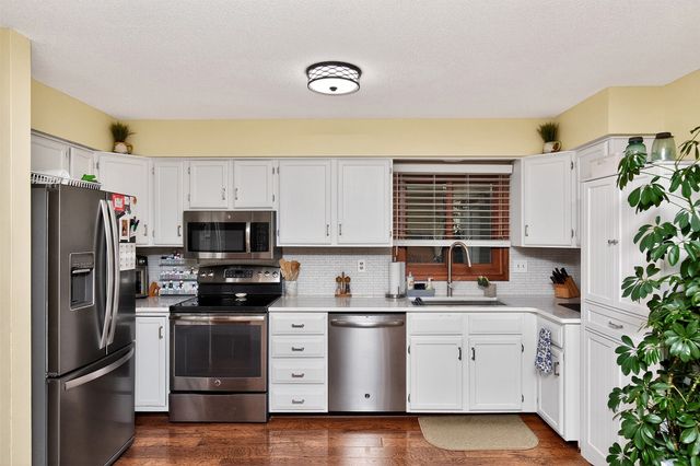 4512 80th Place, Urbandale, IA 50322