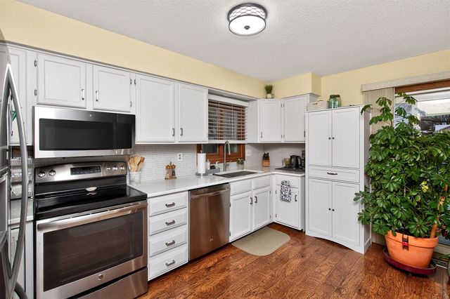 4512 80th Place, Urbandale, IA 50322