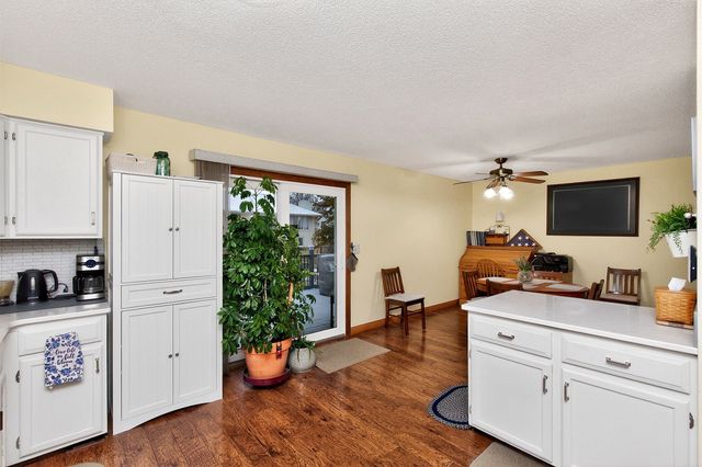 4512 80th Place, Urbandale, IA 50322