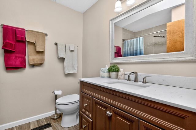 4512 80th Place, Urbandale, IA 50322