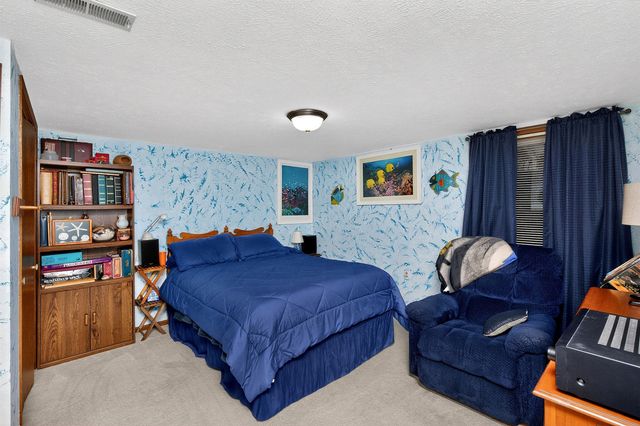 4512 80th Place, Urbandale, IA 50322