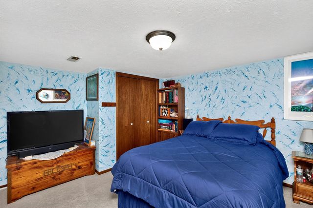 4512 80th Place, Urbandale, IA 50322