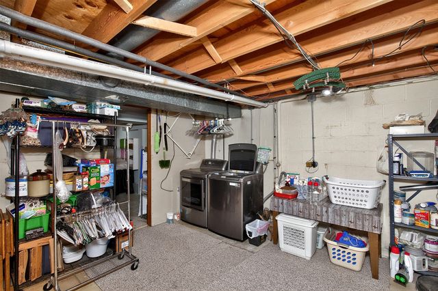 4512 80th Place, Urbandale, IA 50322