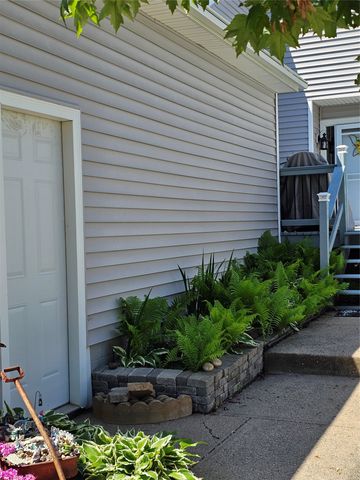 4512 80th Place, Urbandale, IA 50322