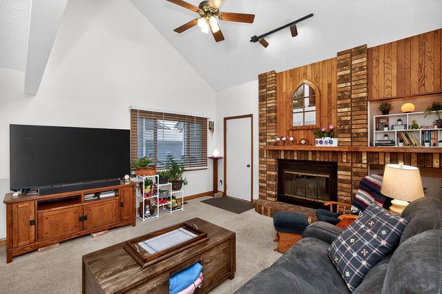 4512 80th Place, Urbandale, IA 50322