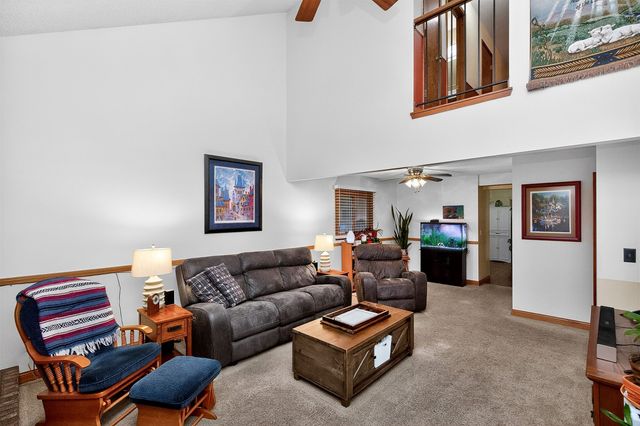 4512 80th Place, Urbandale, IA 50322