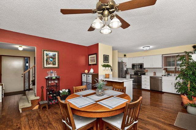 4512 80th Place, Urbandale, IA 50322