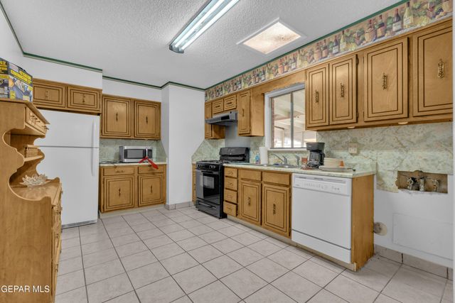 5704 sage ct Court, El Paso, TX 79924