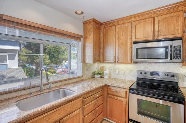 10 Arch Street, Redwood City, CA 94062