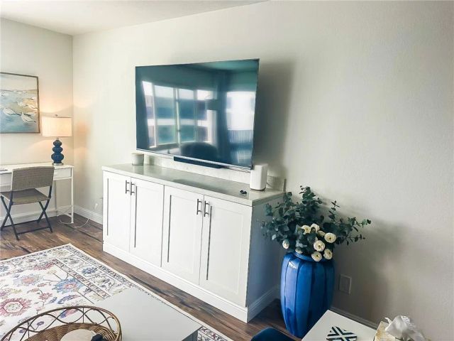 910 N Pacific 40, Oceanside, CA 92054