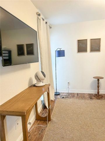910 N Pacific 40, Oceanside, CA 92054